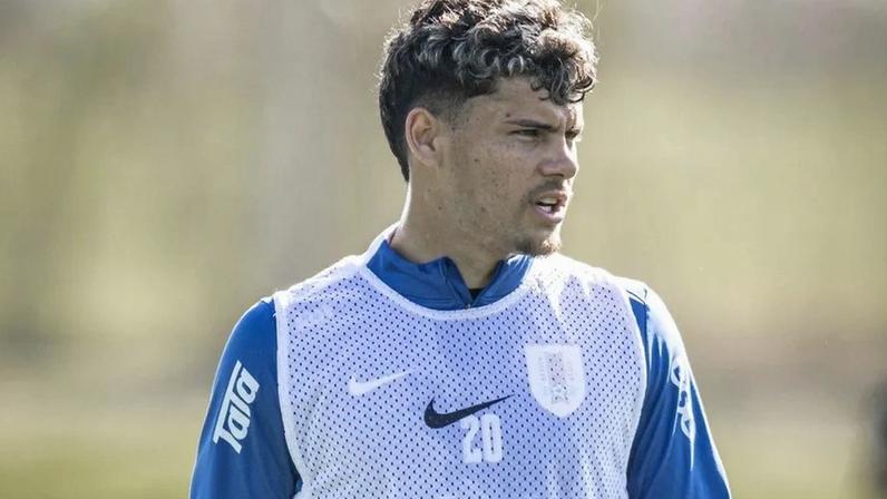 Maxi Araújo volta a merecer a confiança de Marcelo Bielsa