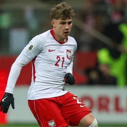 Pietuszewski radiante com vitória na estreia pela seleção da Polónia