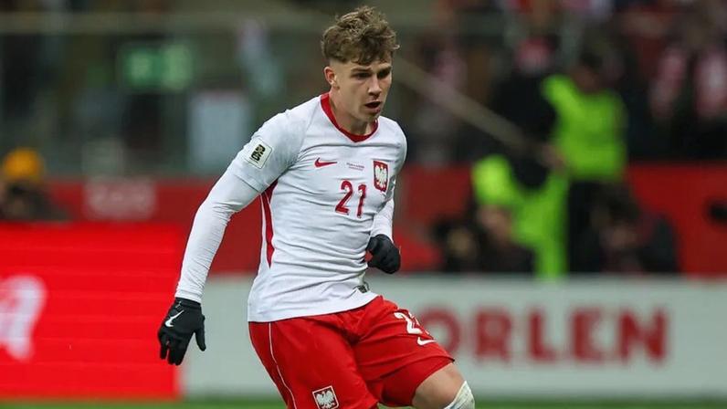 Pietuszewski em estreia pela seleção principal da Polónia