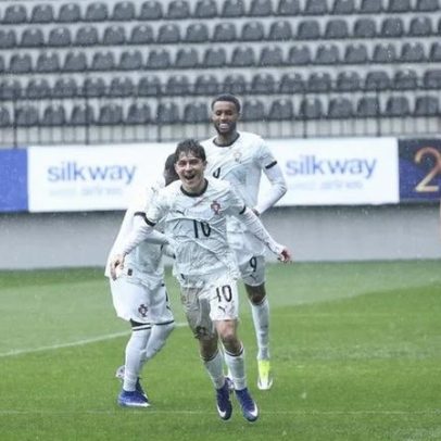 Portugal vence Azerbaijão por 4-0 e mantém liderança invicta