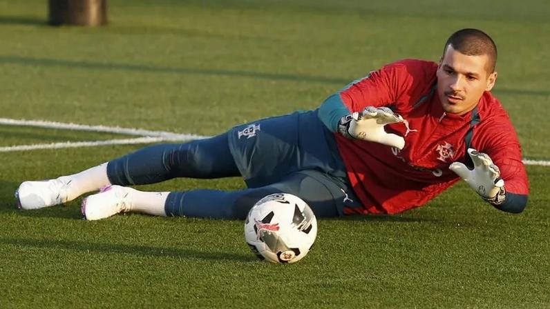 Ricardo Velho vai rumar à Turquia em definitivo