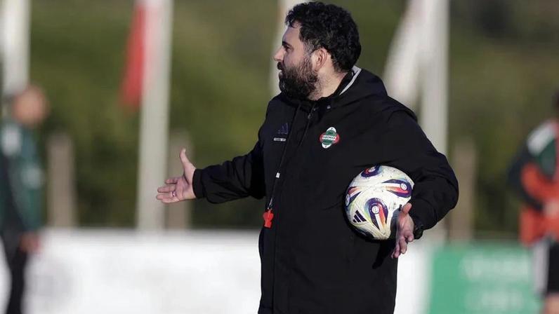 Gonçalo Feio assinou pelo Tondela até final da época com mais um ano de opção