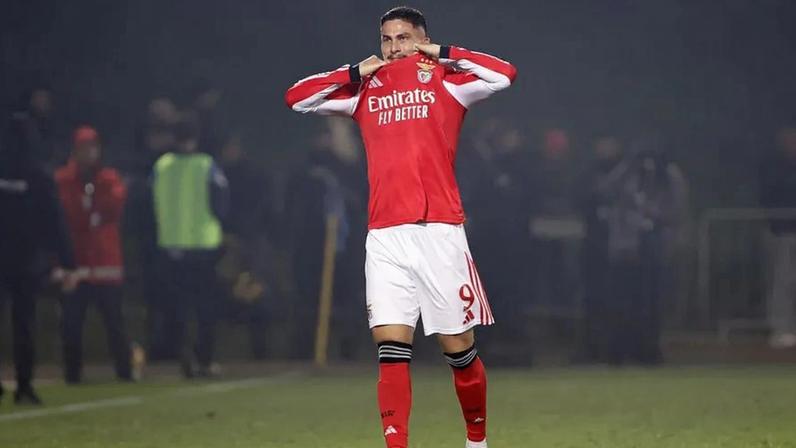 Ivanovic tremido e em avaliação até ao final da temporada