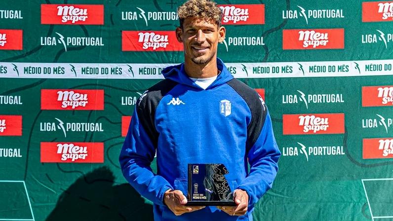 Mörschel recebe prémio de médio do mês na Liga Portugal