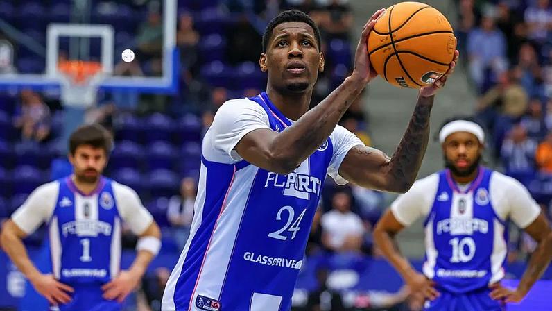 Basquetebol: FC Porto vence e sobe na classificação
