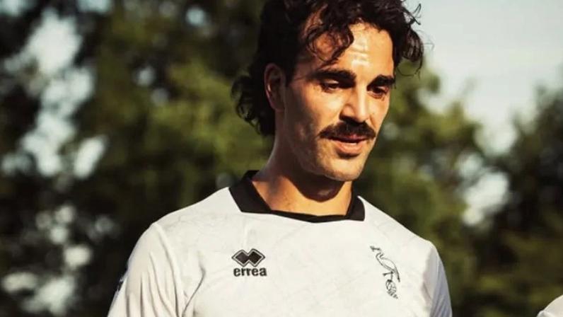 Diogo Tomás com a camisola do Ado Den Haag