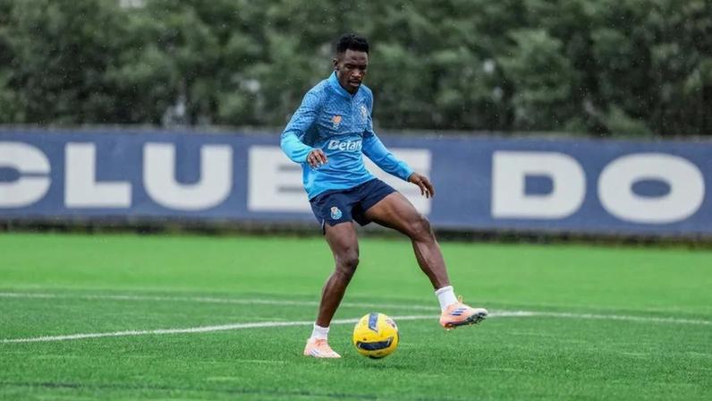 Zaidu recupera papel principal na seleção da Nigéria