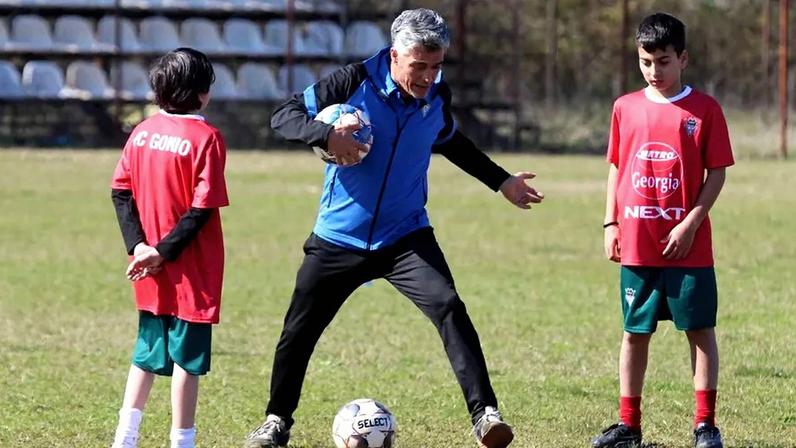 Antigo jogador do FC Porto, Marítimo e Nacional já trabalha