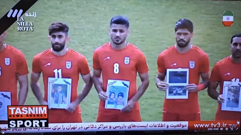 Irão exibe fotos de vítimas do bombardeamento