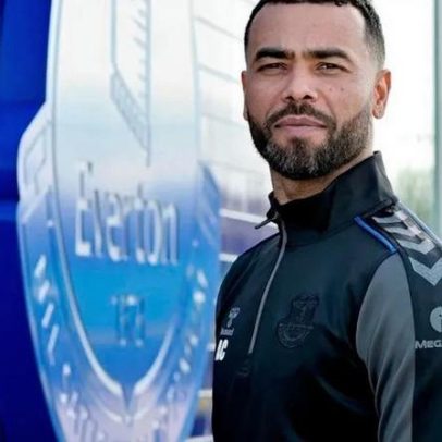 Ashley Cole quer John Terry como adjunto no Cesena