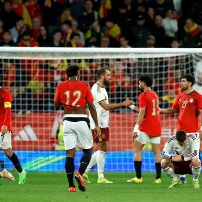 Espanha empata com o Egito em jogo marcado por cânticos xenófobos