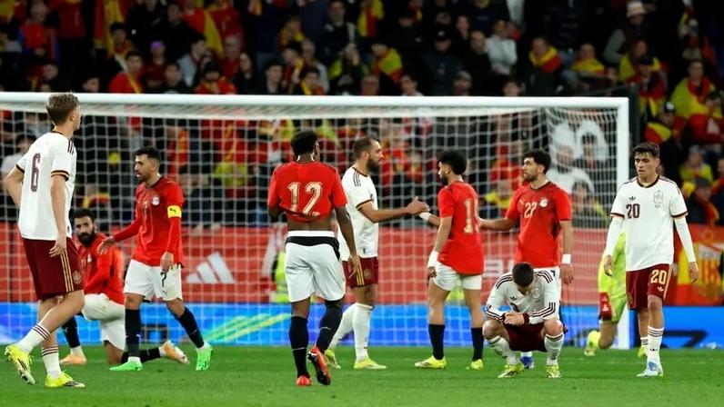 Espanha empata com o Egito em jogo marcado por cânticos xenófobos