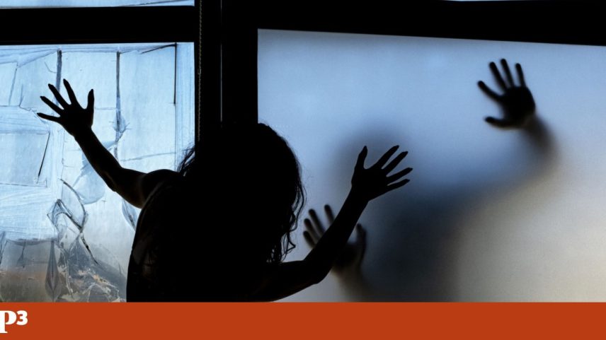 MR Manuel Roberto - 25 Maio 2023 - PORTUGAL, Porto - (Situacao simulada) - Jovens, Mulheres, Violencia Domestica, Violencia de Genero, Violencia no Namoro, Depressoes, Depressao - Saude Mental