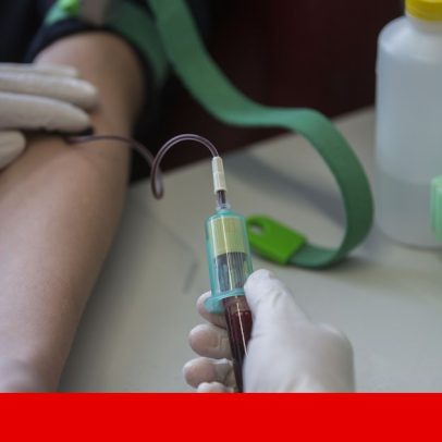 Teste sanguíneo pode prever demência até 25 anos antes dos sintomas