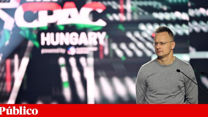 O ministro dos Negócios Estrangeiros da Hungria, Péter Szijjártó, na Conservative Political Action Conference, em Budapeste