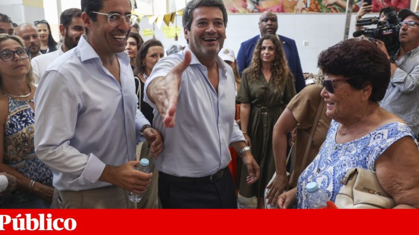 Rui Cristina, à esquerda, acompanhado pelo líder do Chega, André Ventura, durante a campanha eleitoral para as autárquicas