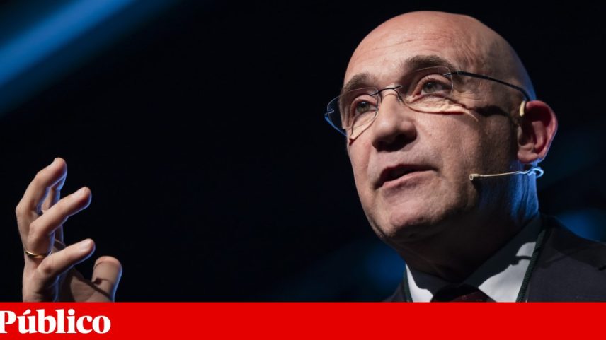 O antigo primeiro-ministro, Pedro Passos Coelho, criticou o uso abusivo do regime de substituição