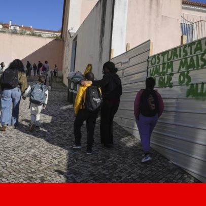 Obras para bilheteira do Panteão causam ruído e tapumes em recreio escolar