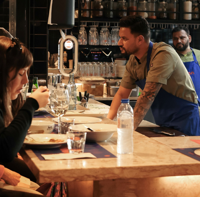 Oven leva comida indiana e nepalesa da Rua dos Fanqueiros ao Time Out Market em Lisboa