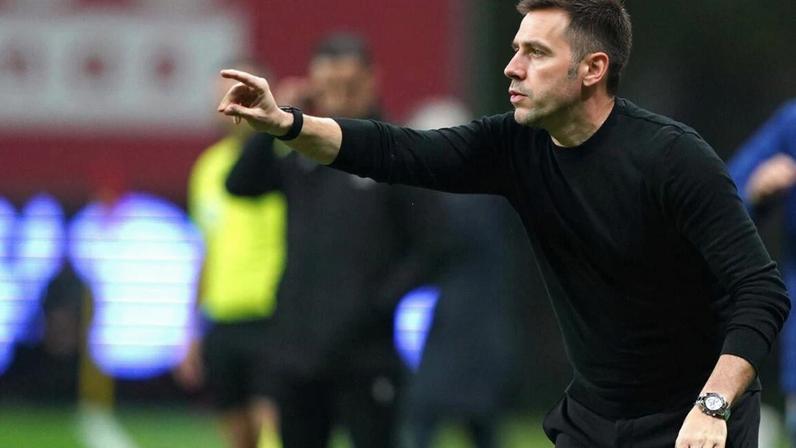 Acompanhe ao minuto FC Porto e Famalicão