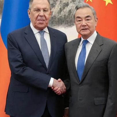 Rússia pronta a compensar falta de recursos energéticos da China, diz Lavrov