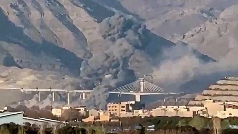 Irão: ataque a ponte perto de Teerã mata pelo menos oito civis