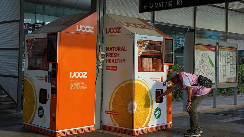 Adolescente francês acusado em Singapura por vídeo viral envolvendo palhinha