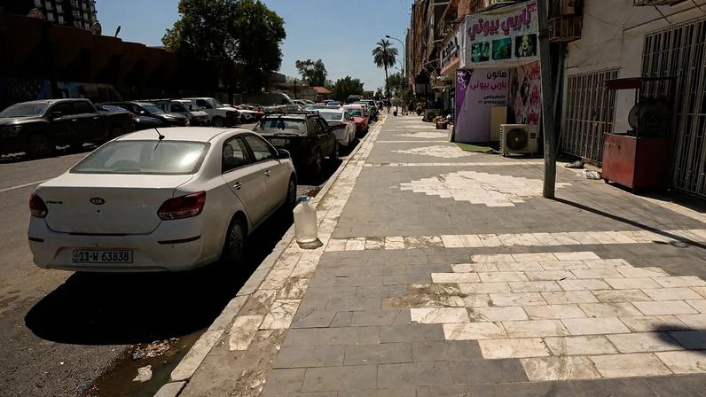 Vista de rua mostra a esquina da rua Saadoun, no centro de Bagdade, onde a jornalista norte-americana Shelly Kittleson foi raptada, no Iraque