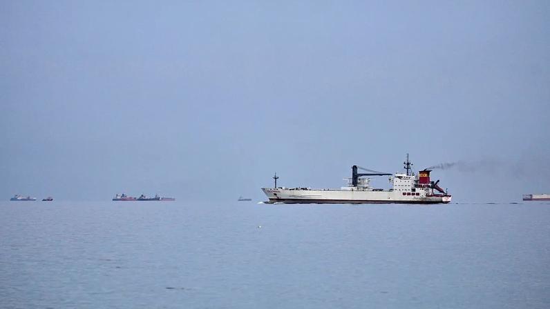 Trump ordena bloqueio do Estreito de Ormuz após negociações com o Irão falharem