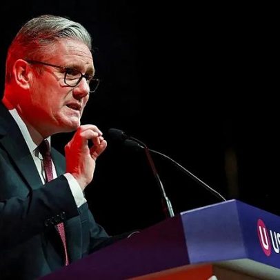 Starmer evita inquérito sobre nomeação de Mandelson como enviado dos EUA