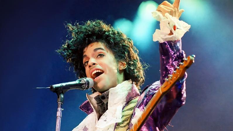 ‘With This Tear’: novo single de Prince sai no 10.º aniversário da morte