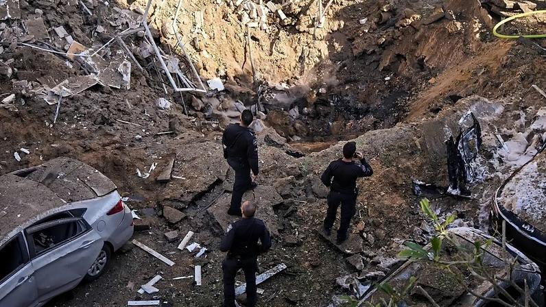 Irão promete ataques esmagadores contra EUA e Israel após ameaças de Trump