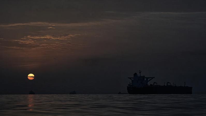 Impasse em Ormuz aumenta com influência da Guarda Revolucionária sobre o Irão