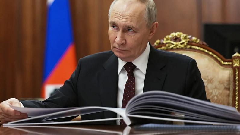 Muitas contas em linha difundem ativamente narrativas russas - como parte de operações de influência coordenadas?