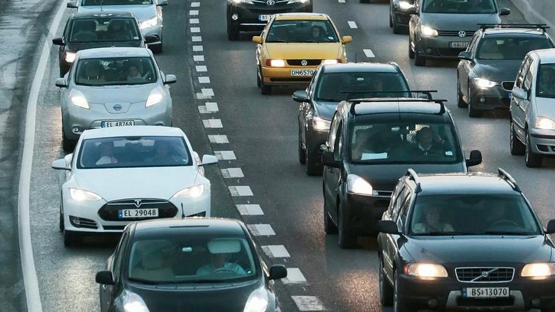 Vendas de carros elétricos sobem 50% na UE em meio à crise energética causada pela guerra no Irão