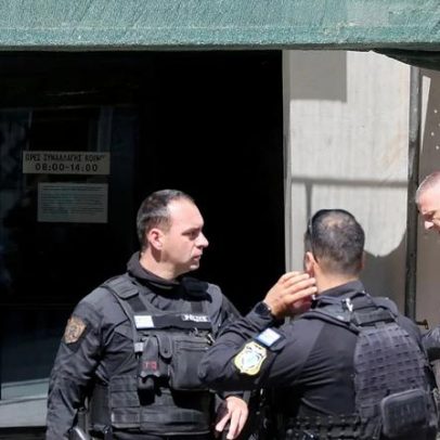 Pelo menos quatro feridos após homem armado abrir fogo em Atenas