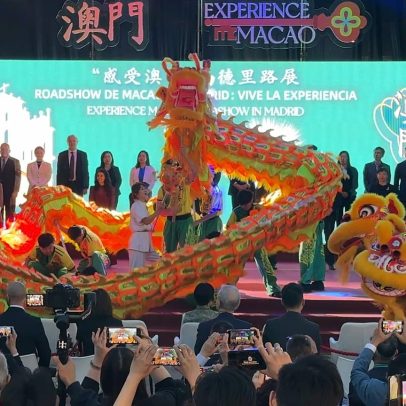 Macau apresenta leões, mascotes e robôs para cativar Madrid