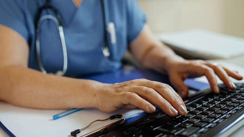 Anunciam na China venda de dados de saúde de 500 mil voluntários britânicos