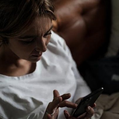 ONU alerta para IA e deepfakes que silenciam mulheres na vida pública