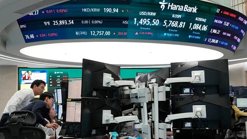 Petróleo ultrapassa 100 dólares e forint reage a eleições na Hungria