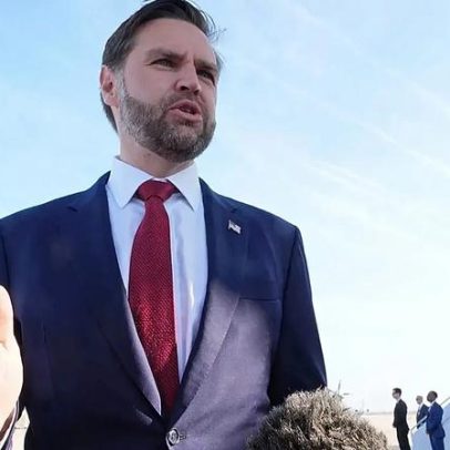 JD Vance avisa o Irão para não brincar com os EUA nas negociações no Paquistão