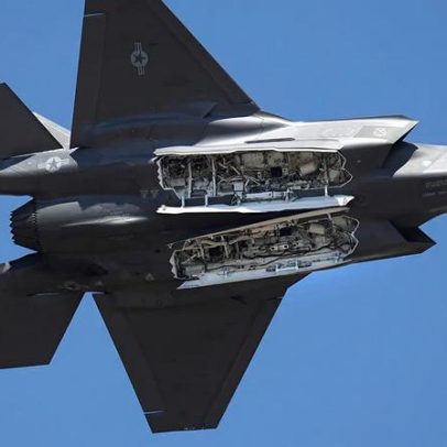 F-15 abatido no Irão: como os pilotos aprendem a sobreviver