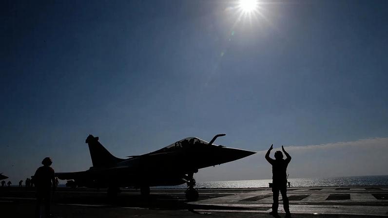 Caças franceses chegam para defender o espaço aéreo no Báltico