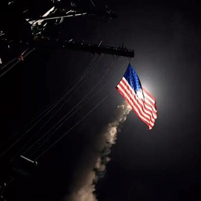 Bloqueio dos EUA aos portos iranianos entra em vigor; Trump ameaça navios de ataque