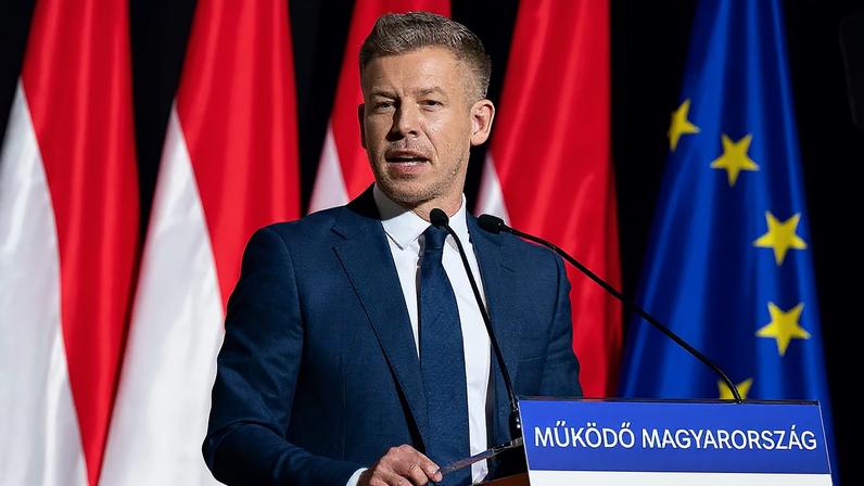 Péter Magyar discursa durante a abertura da campanha do partido. Budapeste, Hungria, domingo, 15 de fevereiro de 2026.