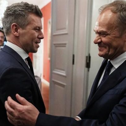 Polónia espera melhorar relações com Hungria após mudança de governo