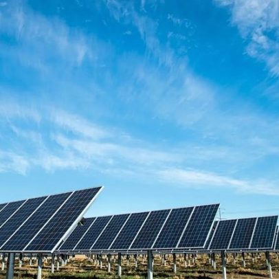Europa: maior central solar de 916 M€ enfrenta atrasos
