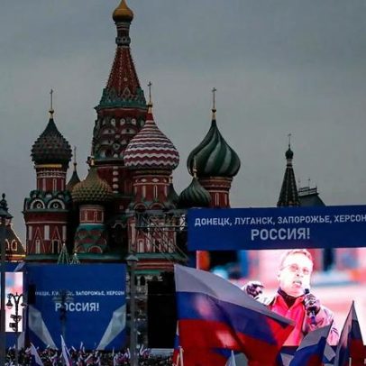 Dois terços dos russos querem fim da guerra na Ucrânia, diz sondagem