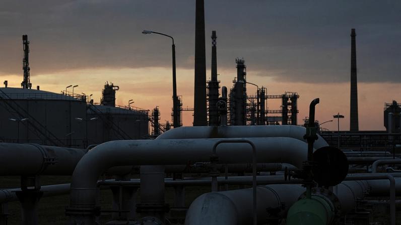 Zelensky anuncia reparação do oleoduto Druzhba, que pode voltar a funcionar