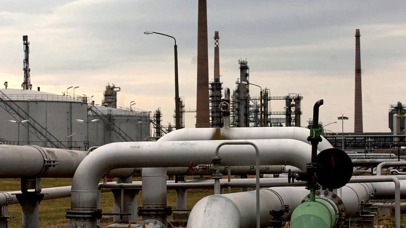 Petróleo sobe no Druzhba e rompe impasse no empréstimo da UE à Ucrânia